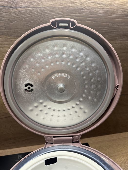 Aparat de gatit orez