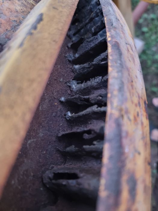 Betoniera cu motor funcțional