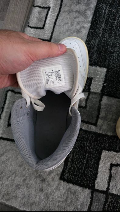Jordan 1 mid neutral grey
