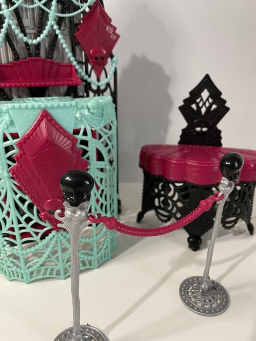 Monster high (монстер хай) мебель