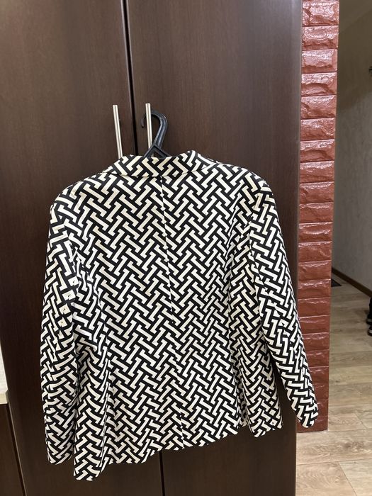 Пиджак женский приталенный