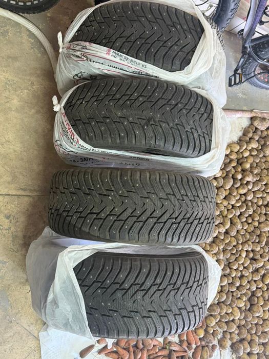 Продам зимнюю резину R20
