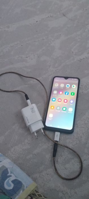 Продаеться Сотка Самсунг