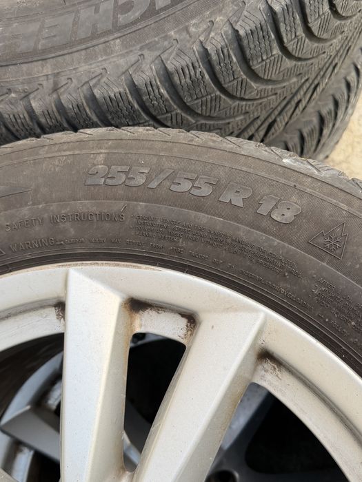 Vând 4 cauciucuri Michelin