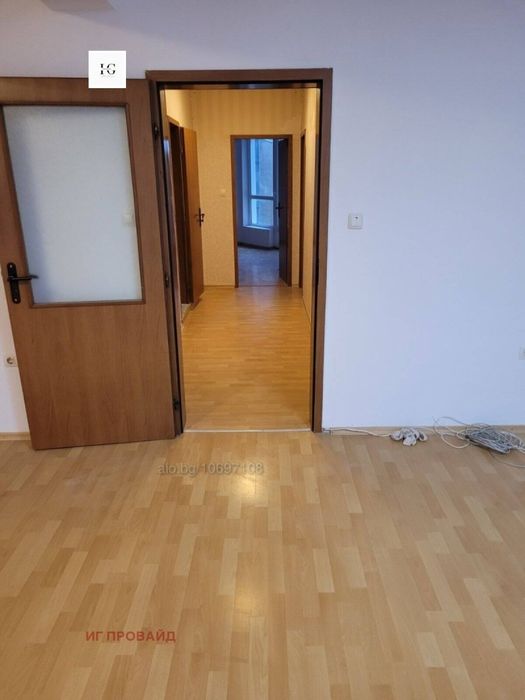 Дава се под наем Тристаен апартамент в Бургас, Възраждане - 108 кв.м за 459 € - Снимка #8