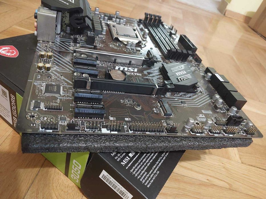 Intel Core i7 9700K + MSI Z390-A Pro