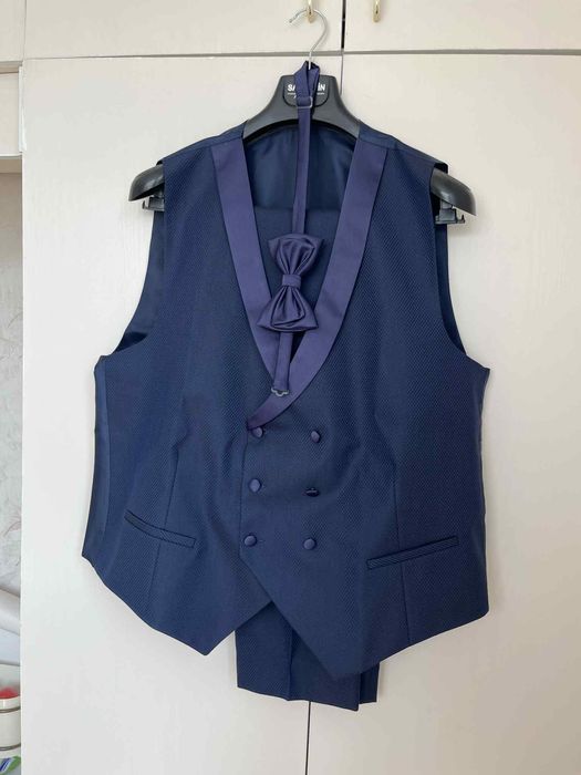 Мъжки костюм син