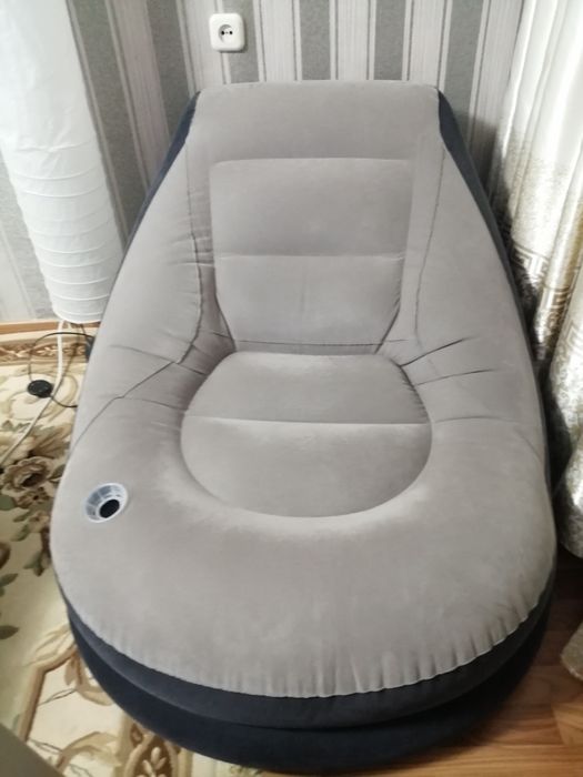 Надувное кресло.