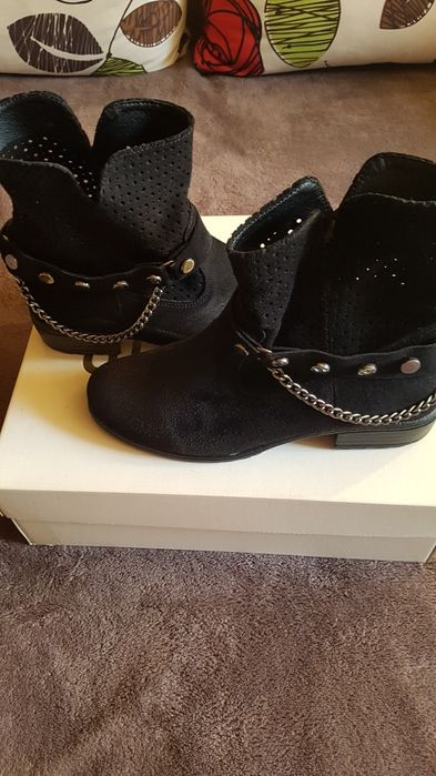 Botine damă Roberto piele naturala întoarsă cu cataramă și lanț