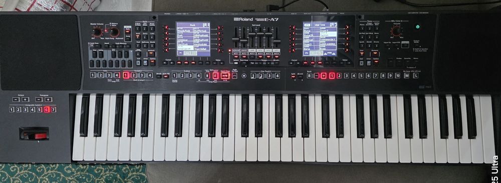 Roland EA7 сотилади