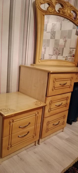 Продам спальний гарнитур в отличном состояний