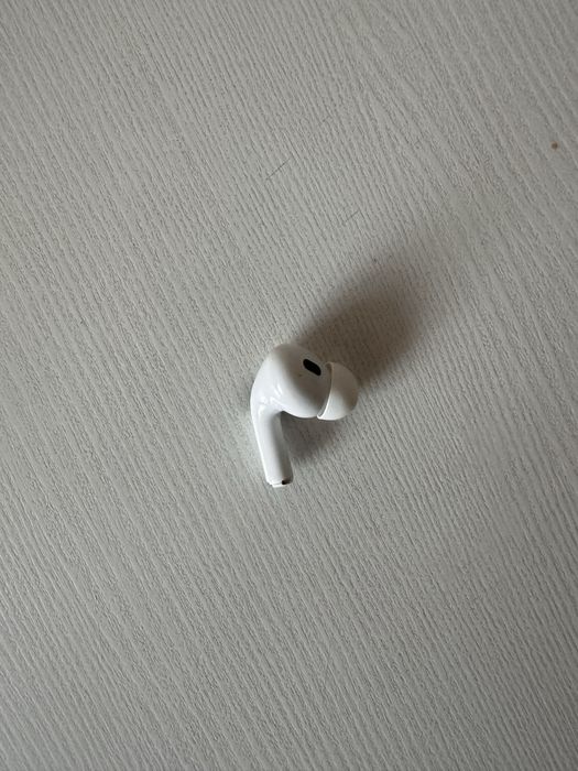 Левый наушник airpods pro 2