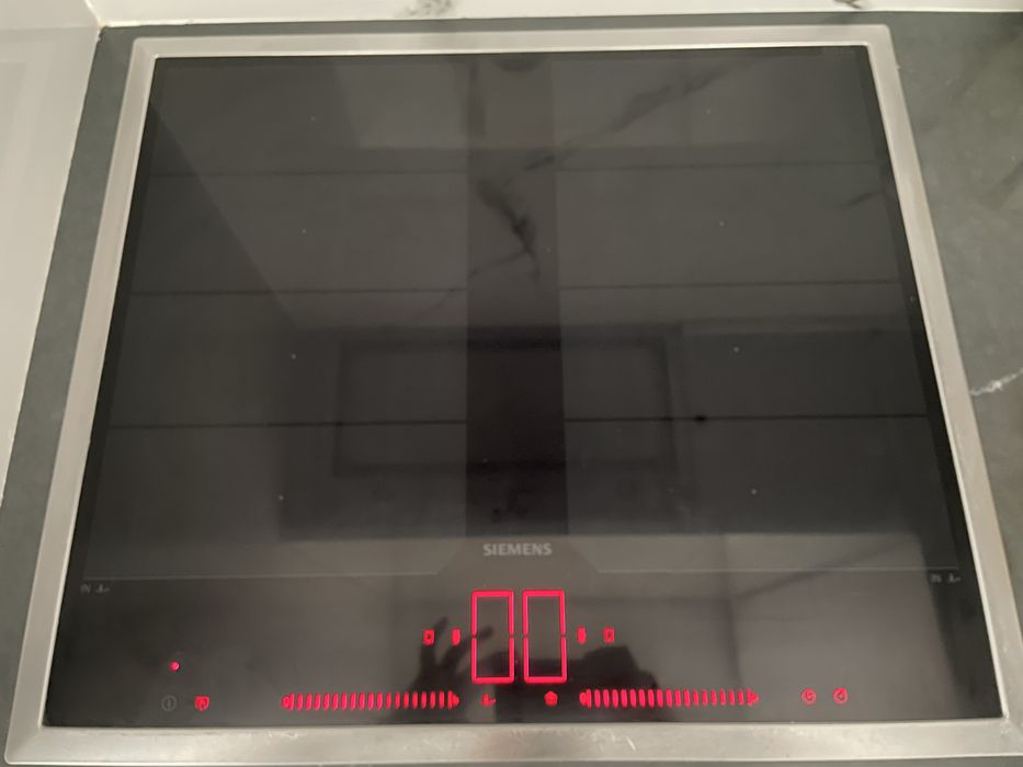 Индукционен котлон SIEMENS SCHOTT CERAN® IQ700 EX645LXC1E