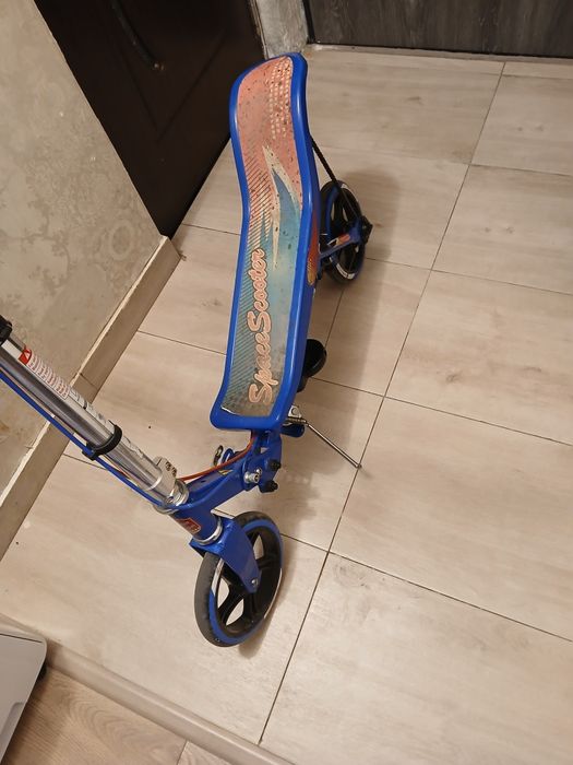 Vând trotineta space scooter