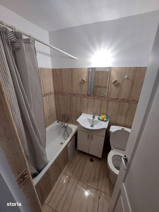 Inchiriere- Garsoniera etaj 8, cu lift