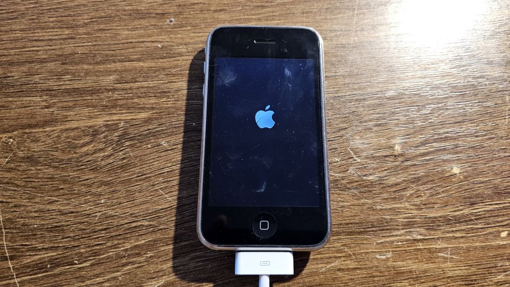 iPhone 3 negru 32Gb