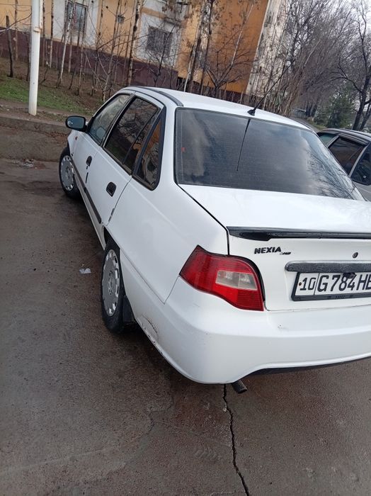 Срочна Нексия 2 сотилади