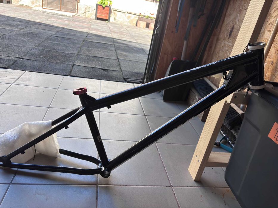 Kit Dartmoor Two6Player + roată spate Novatec + ghidon + cuvete Dirt Jump