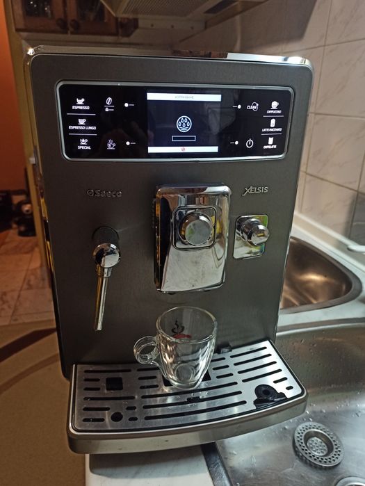 Кафе автомат Саеко Хелсис перфектен декалциран сменени клапани и уплат