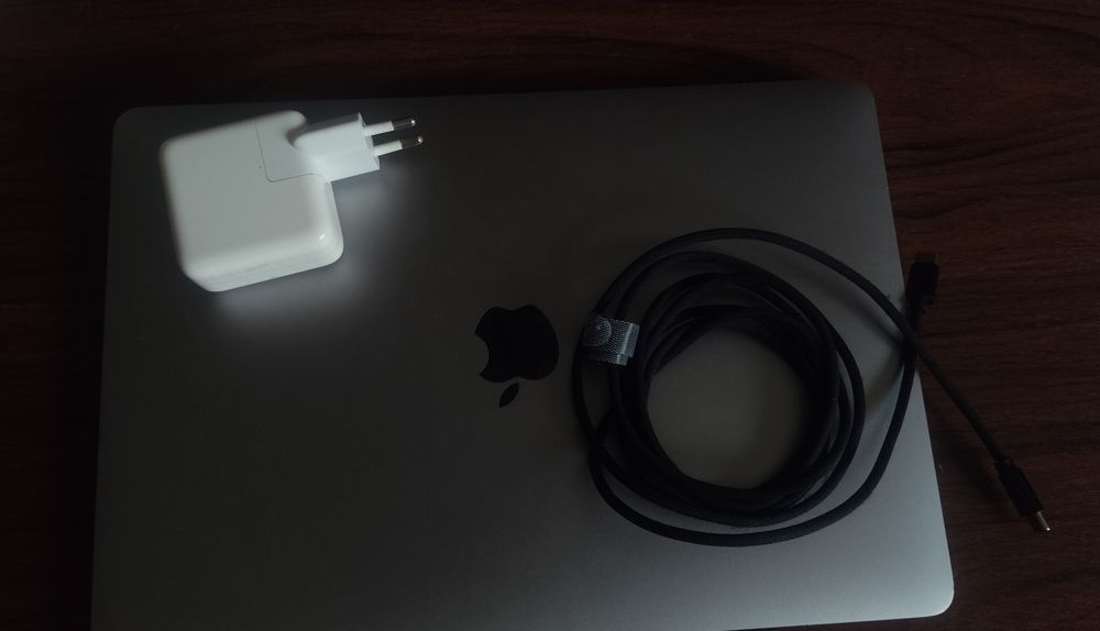 MacBook Air M1 16GB RAM 512 Stocare