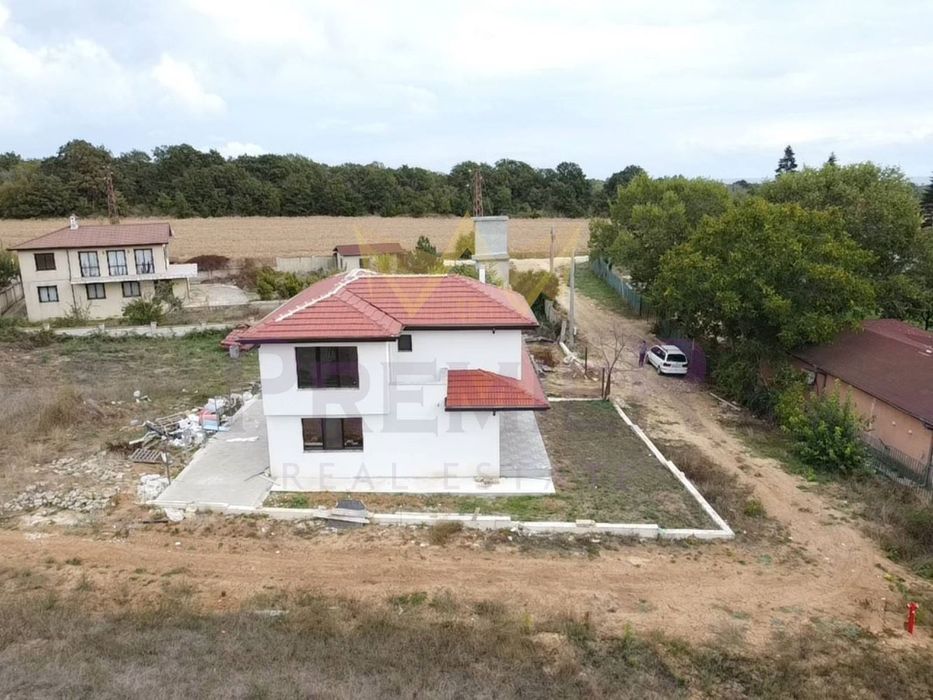 Продава се Къща в с. Шкорпиловци, Област Варна - 200 кв.м за 1250 €/кв.м - Снимка #9