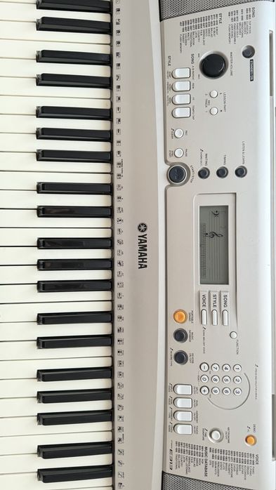 Yamaha PSR-E313 Синтезатор