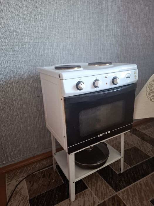 Продам электрическую плиту с духовкой