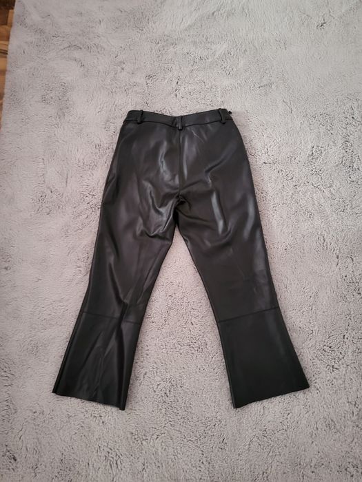 Vand pantaloni imitatie piele