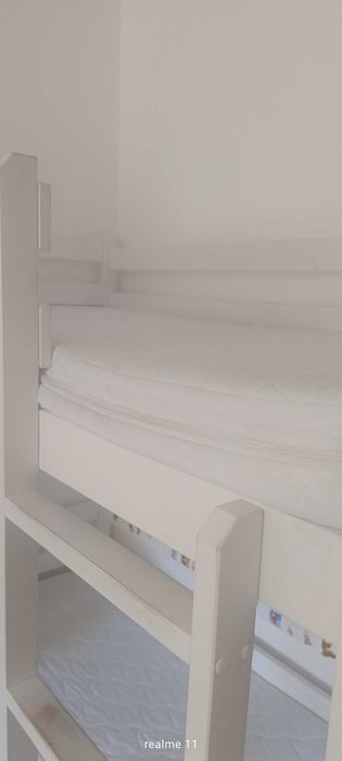 Двухярусная кровать с матрасом