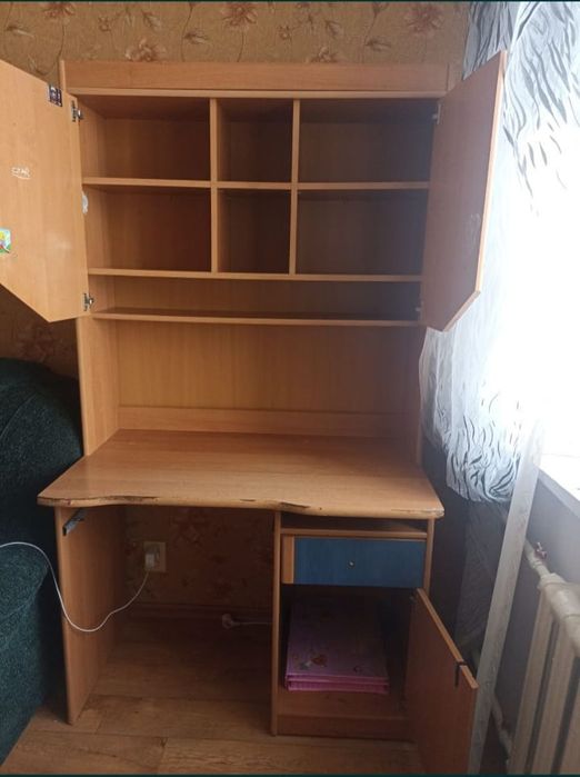 Стол письменный школьный