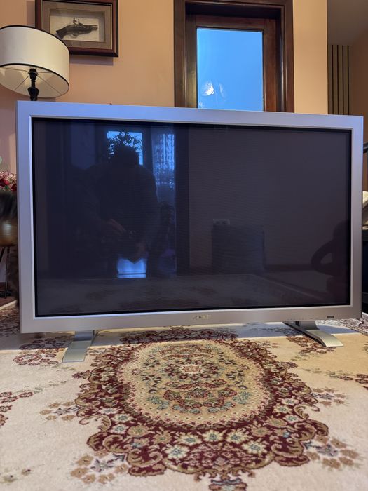 Televizor diagonala de 108 cm