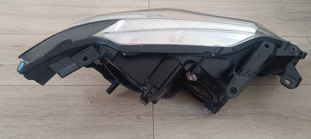 Фара левая Toyota Camry 50