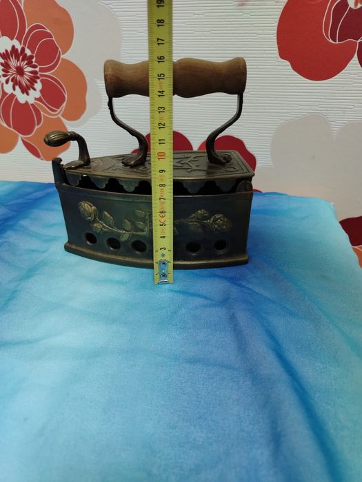 Бронзова ютия на жар