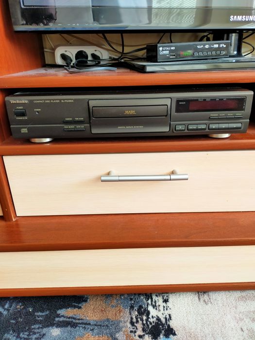 Продам музыкальную приставку.