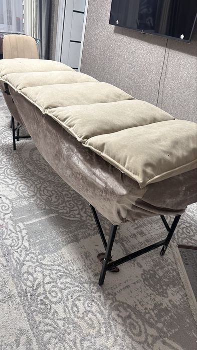 Продается кушетка и лампа