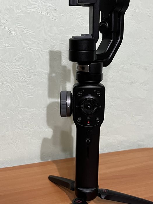 zhiyun smooth 4 стабилизатор