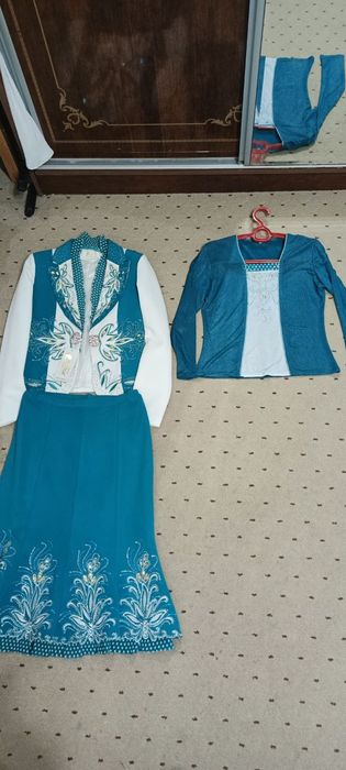 Ayollar kiyimi sotiladi