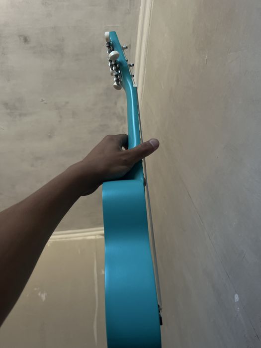 Продам Укулеле Levinson