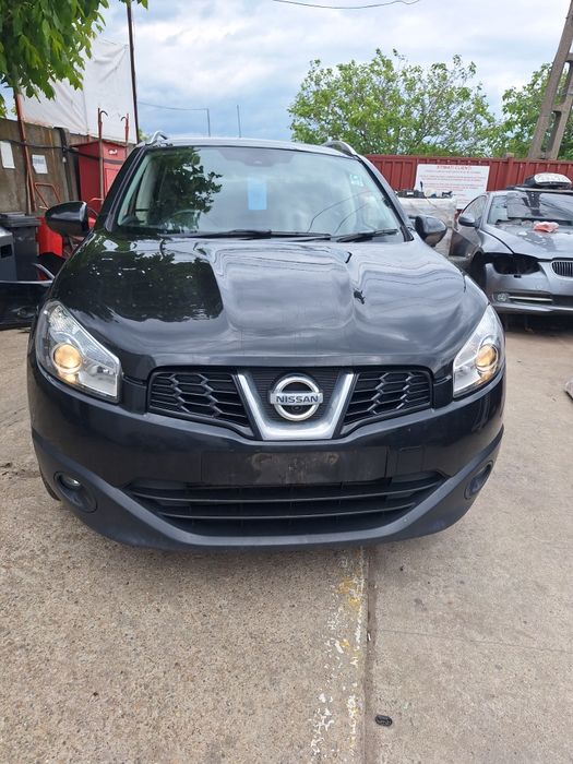 Dezmembram Nissan qashqai 1.5 dci 110 cp 4×2 manual 6+1trepte