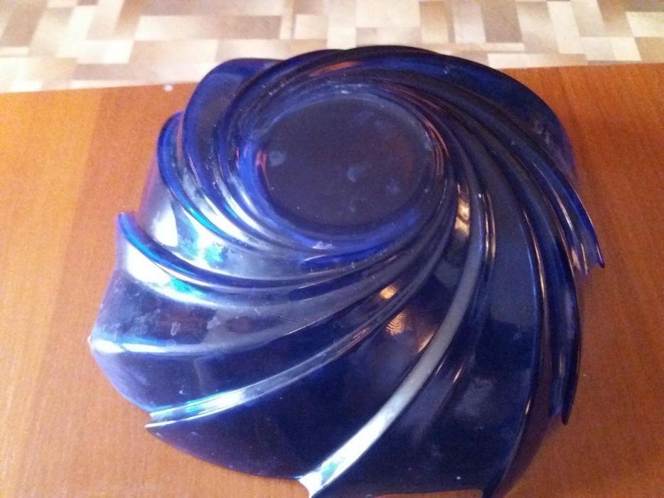 Продаю вазы и блюдо