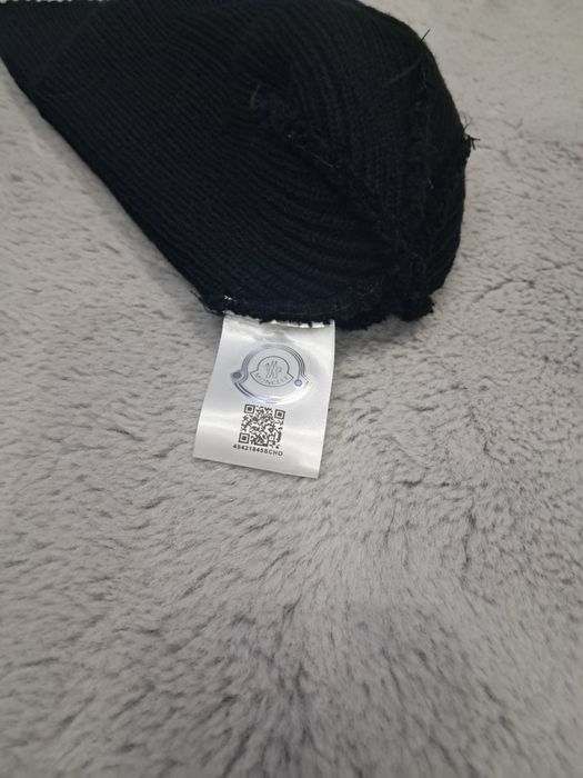 Caciula moncler neagra