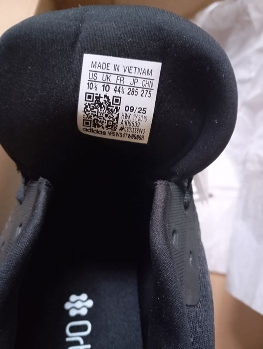 Adidas în cutie nou nouți...