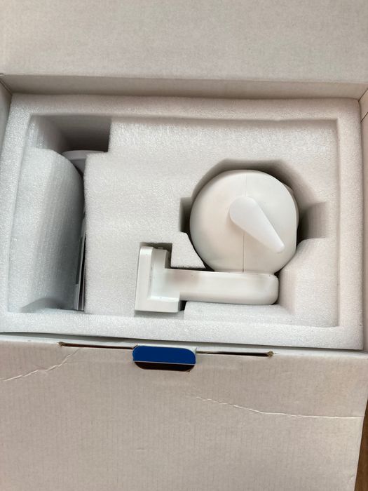 Камера със соларен панел и батерии