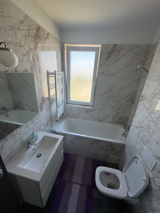 Proprietar inchiriez apartament cu 3 camere.