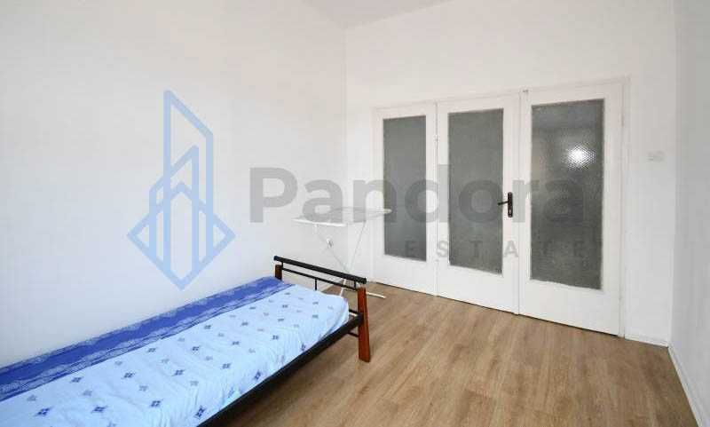 Дава се под наем Тристаен апартамент в София, Център - 115 кв.м за 450 € - Снимка #5