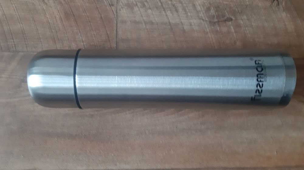 Продам термоса по 1000 тенге