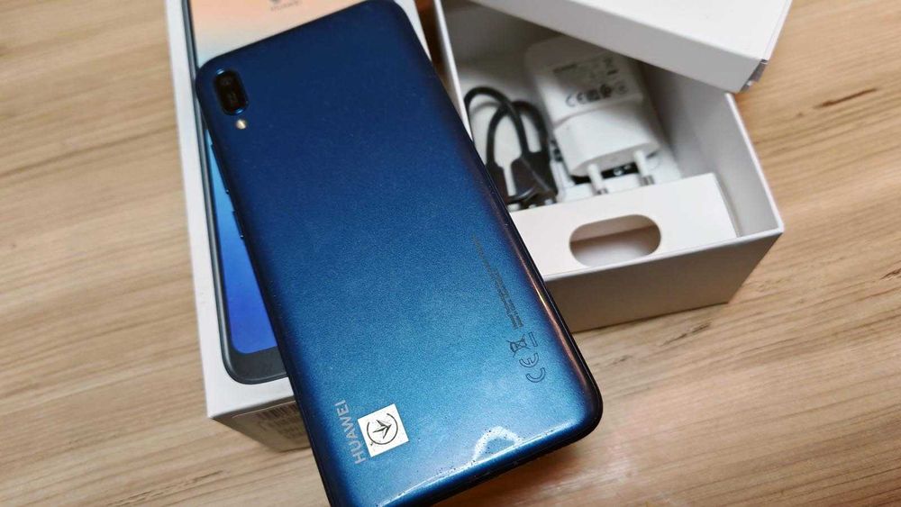 Huawei Y6 2019 si Huawei Mate 10 Pro