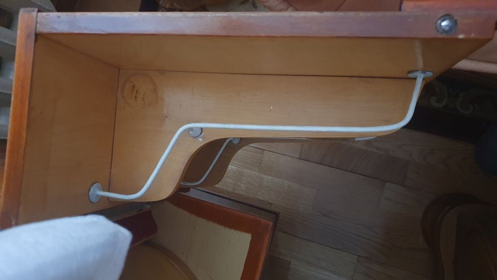 Продаём сервант из красного дерева..Румыния