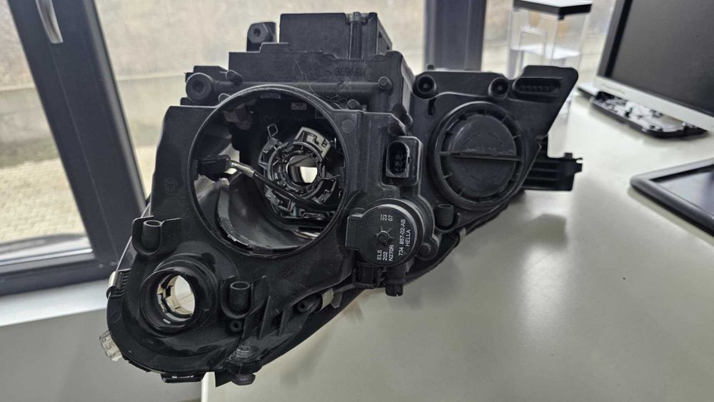 Фар Mercedes CLS 159678