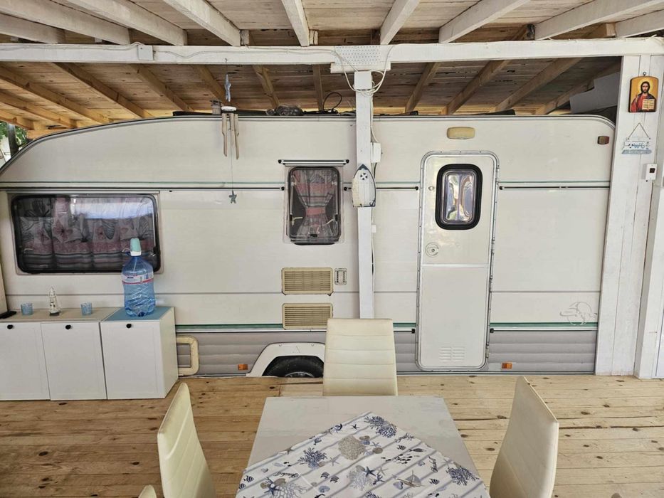 Каравана къмпинг китен